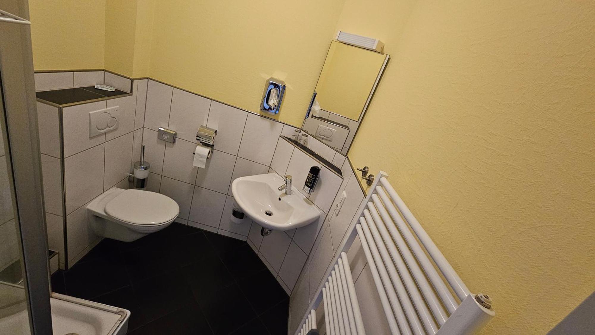 Kenner Treff Hotell Exteriör bild