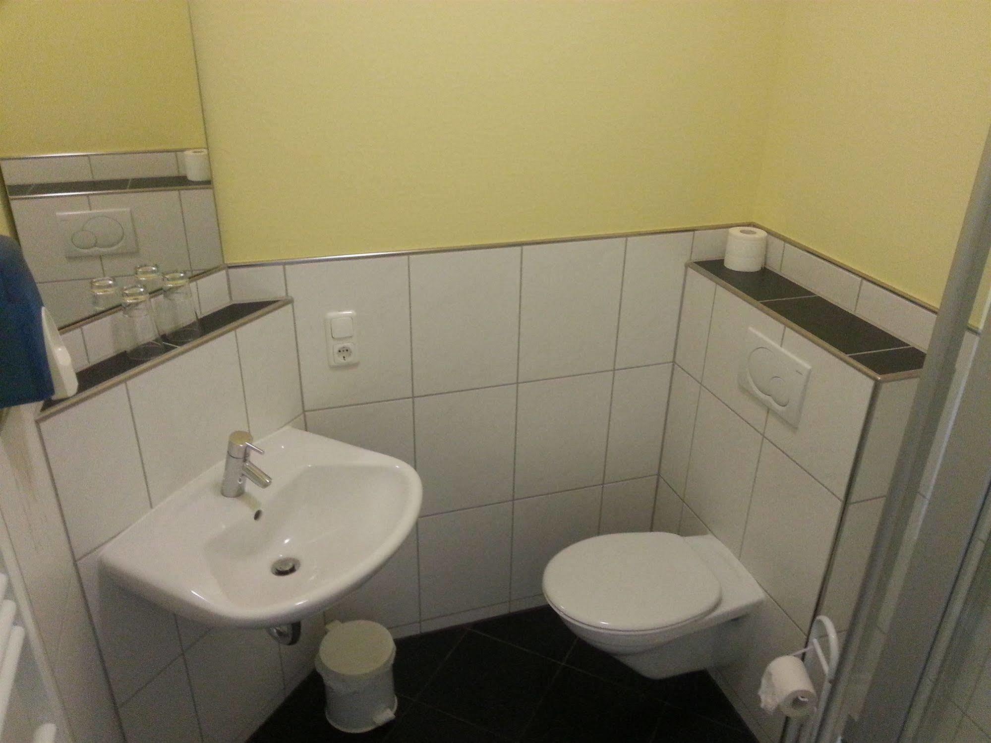 Kenner Treff Hotell Exteriör bild