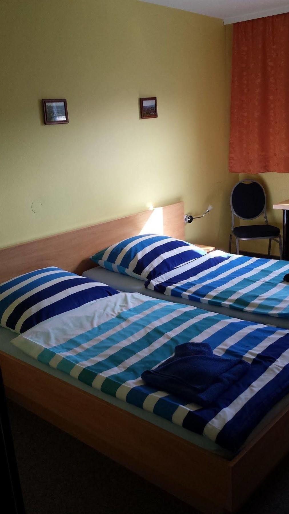 Kenner Treff Hotell Exteriör bild